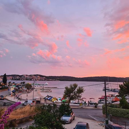Apartman Simac Okrug Gornji โตรกีร์ ภายนอก รูปภาพ