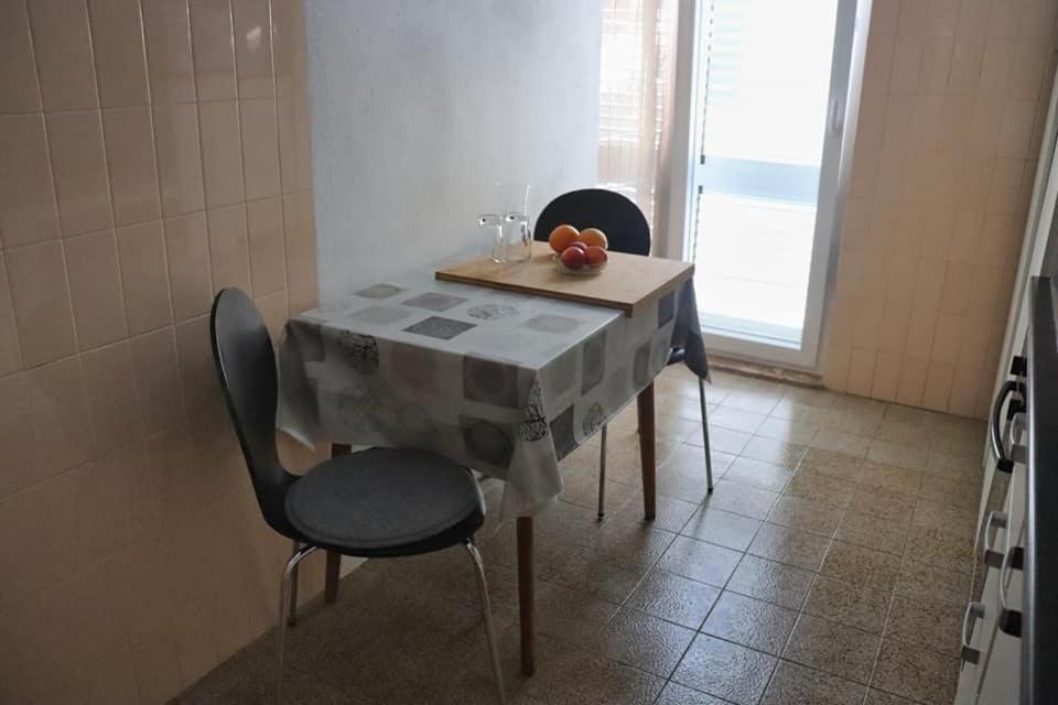 Apartman Simac Okrug Gornji โตรกีร์ ภายนอก รูปภาพ
