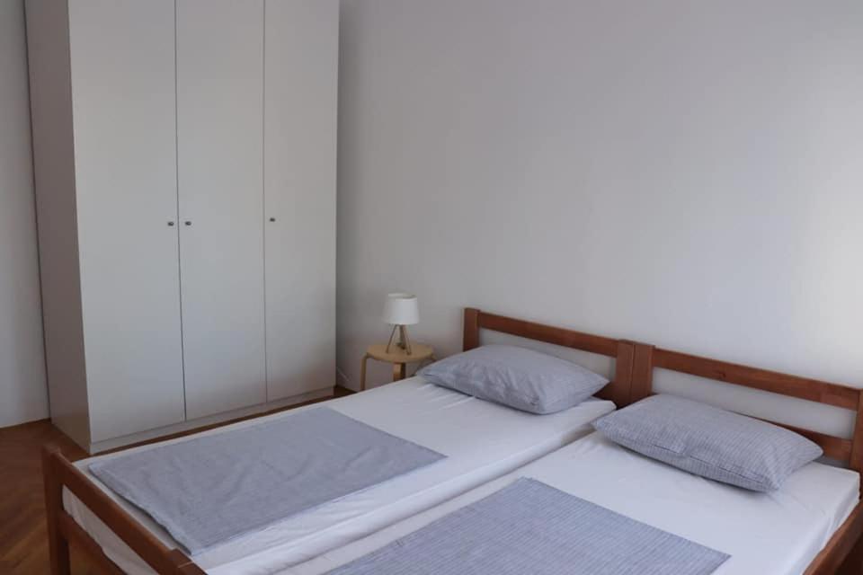 Apartman Simac Okrug Gornji โตรกีร์ ภายนอก รูปภาพ