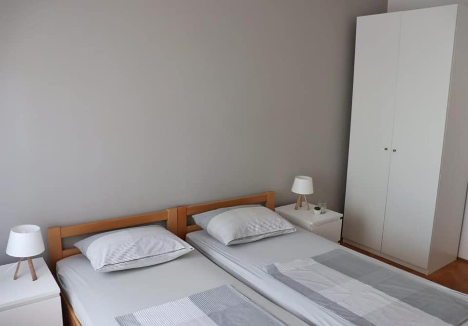 Apartman Simac Okrug Gornji โตรกีร์ ภายนอก รูปภาพ