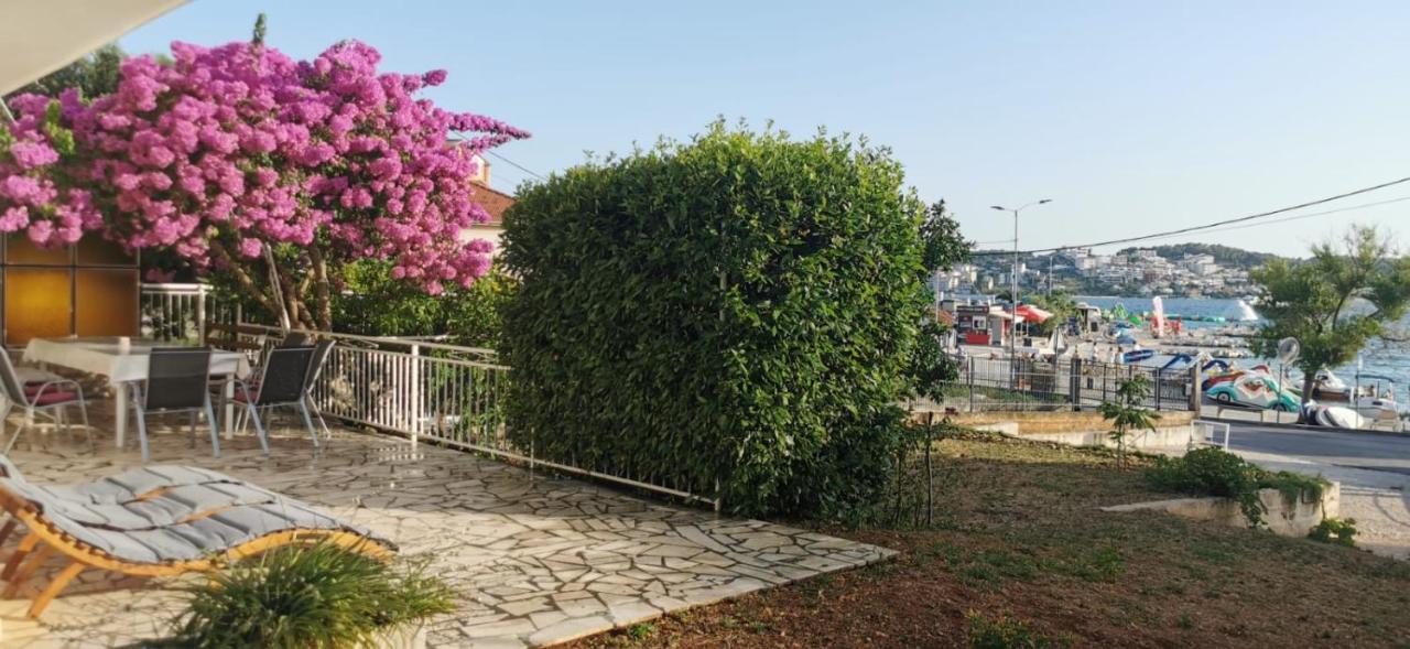Apartman Simac Okrug Gornji โตรกีร์ ภายนอก รูปภาพ
