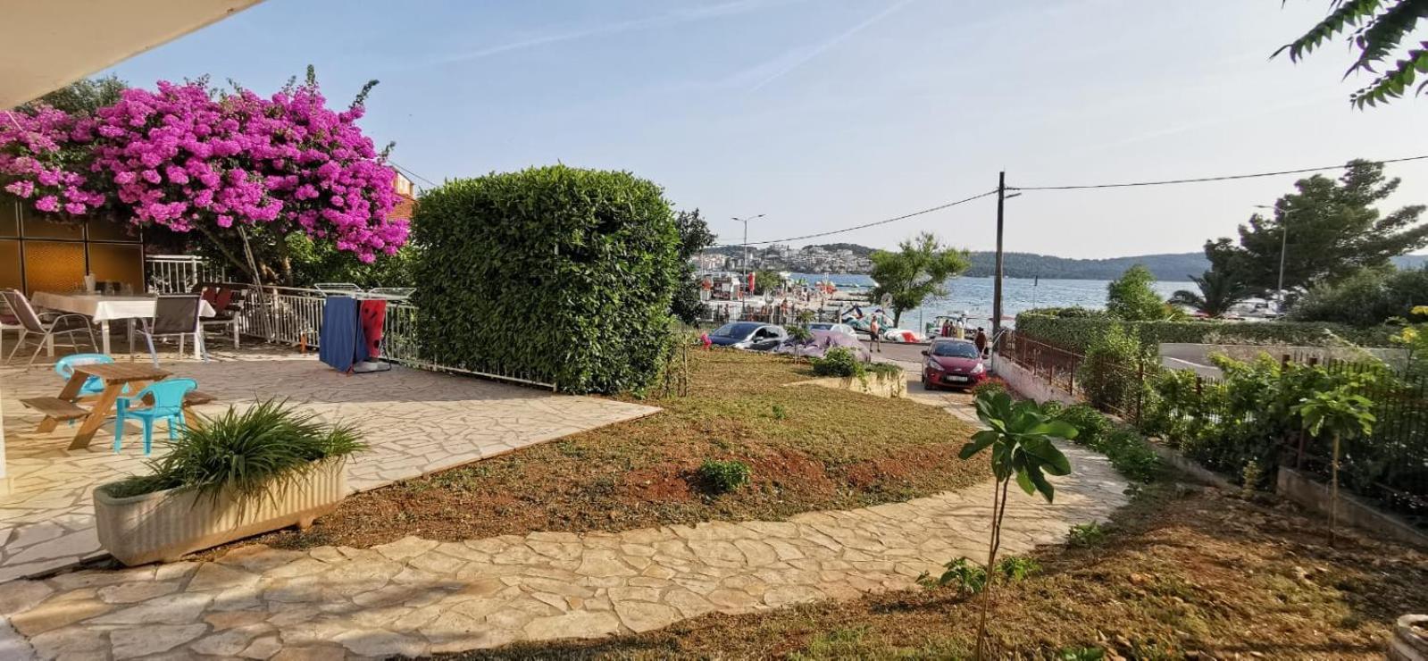 Apartman Simac Okrug Gornji โตรกีร์ ภายนอก รูปภาพ